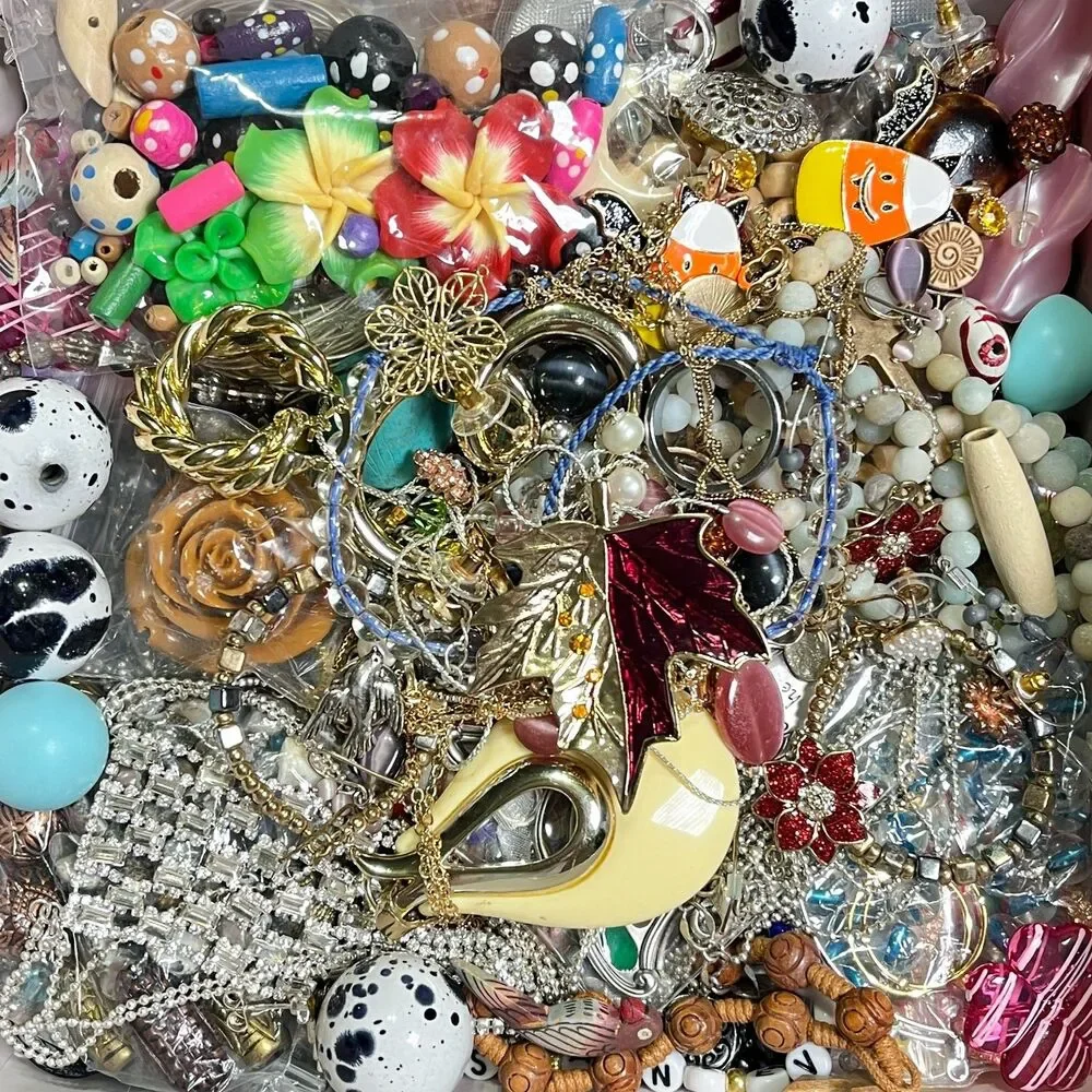 VTG - Now Repurpose Jewelry Rhinestone Beads Harvest Craft Upcycle Box 1#11.7oz